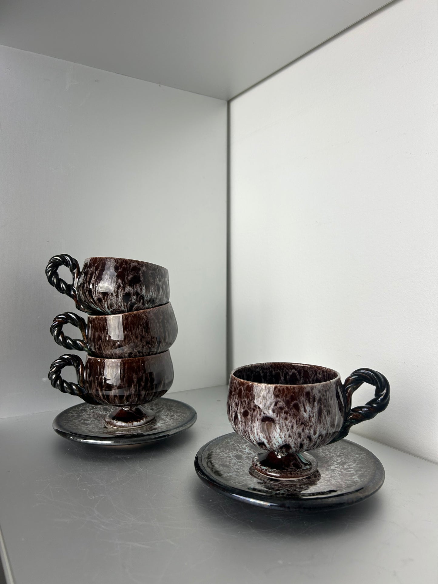 Ensemble de tasses – Marius Guige (8 pièces)