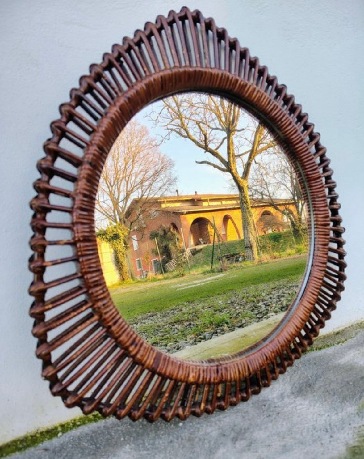 Miroir en rotin . Italie. 1960