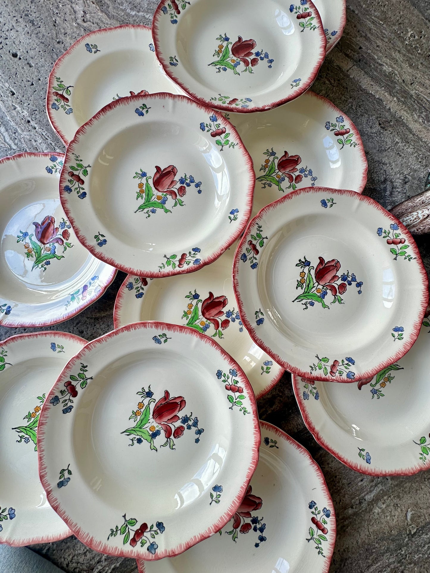 Assiettes creuses Gien modèle " Lorraine"